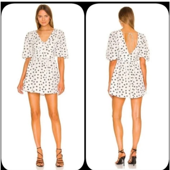 For Love And Lemons Dresses & Skirts - NWT For Love And Lemons puff sleeve dress flower detail